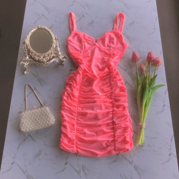 Tiger Mist Dresses & Skirts - Tiger mist neon pink rushed dress - size8